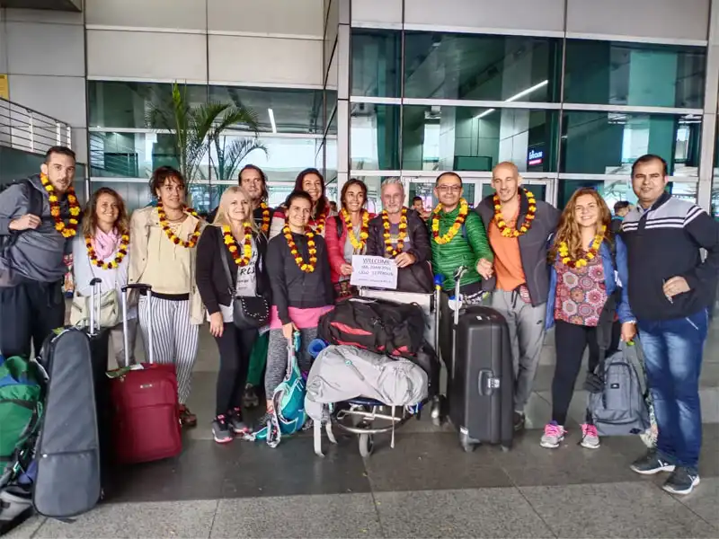 "Family-Friendly Travel: Why Private Drivers are Ideal for Touring India with Kids" 2 private driver